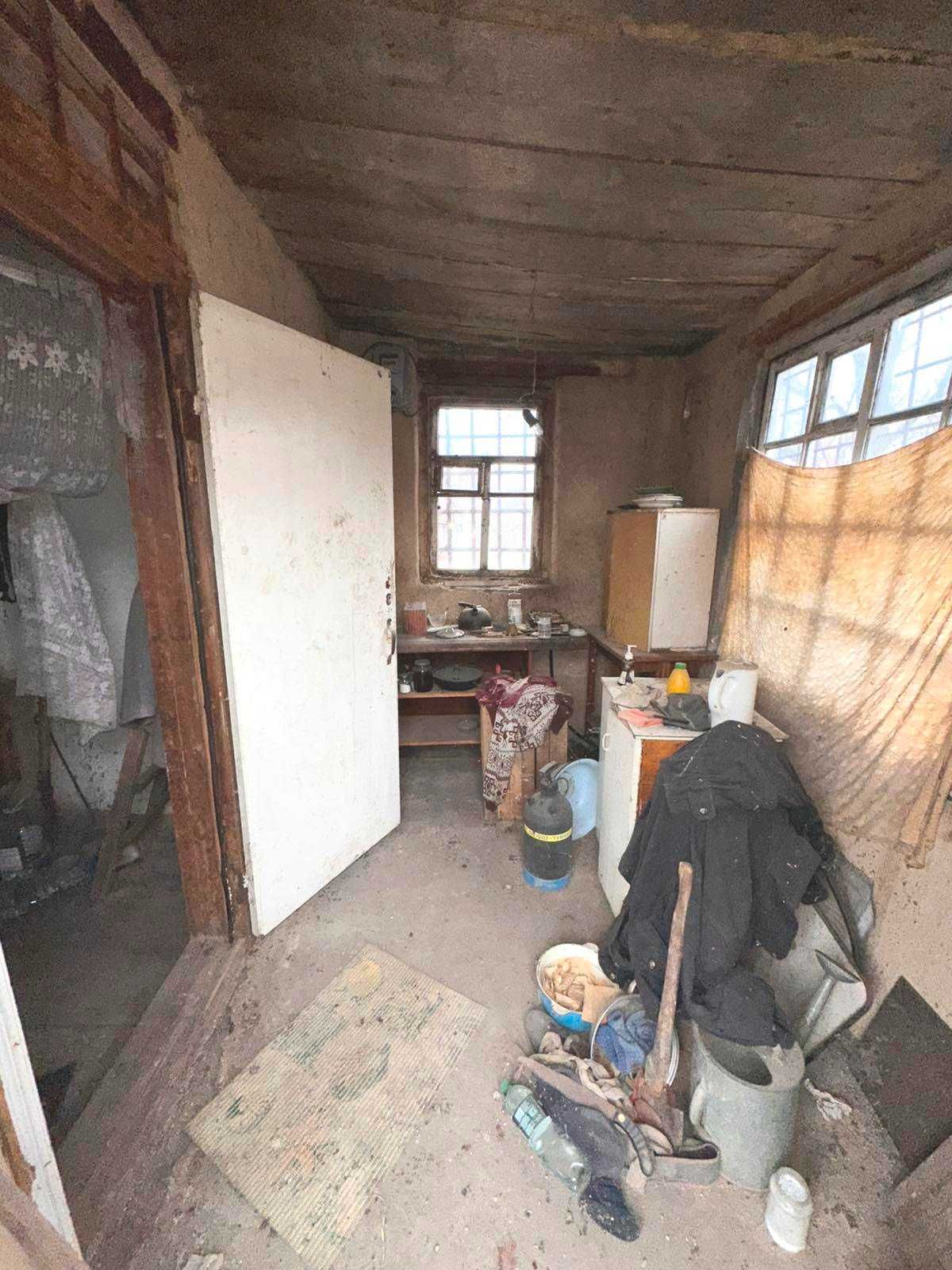 Дача для рыбалки и отдыха на берегу.