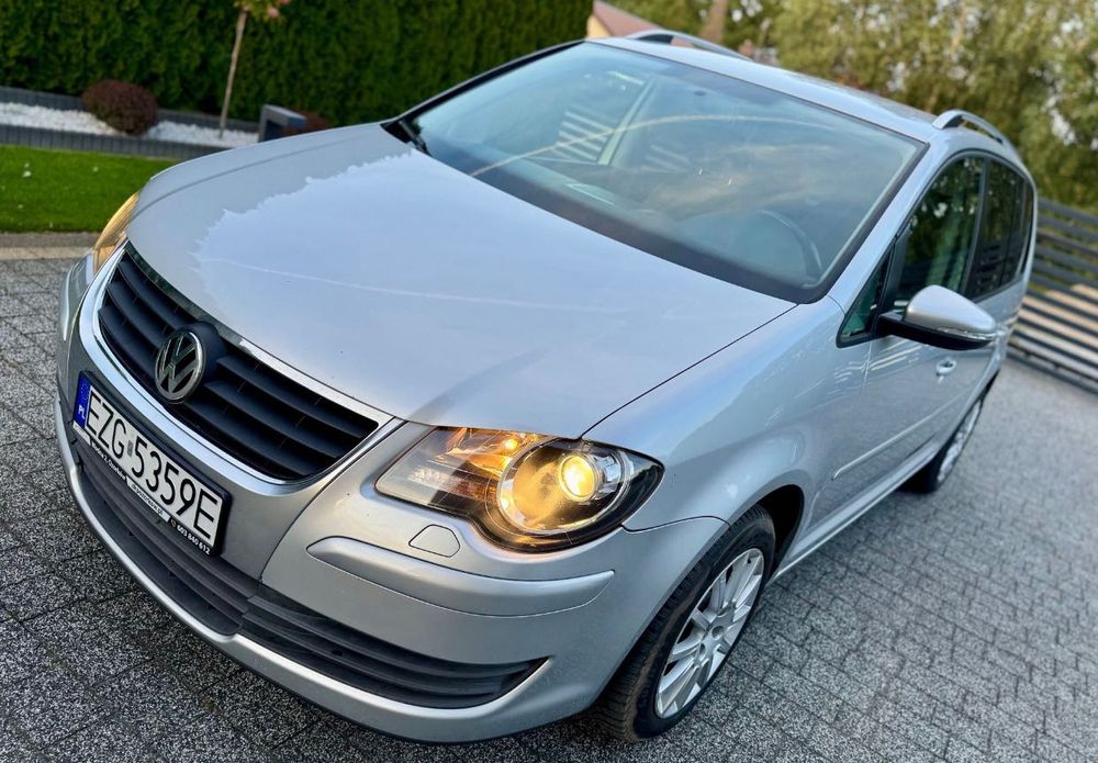 Volkswagen Touran 2010р 2.0 TDI