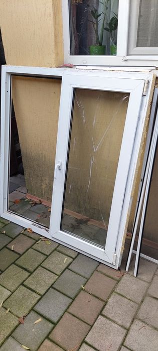 Окно металлопластиковое 1300×1400 ,одно стекло отсутствует