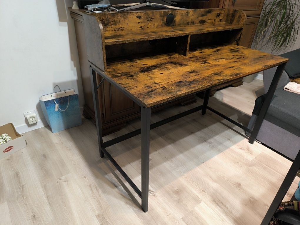 Biurko w stylu loft industrial