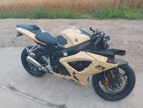 Suzuki gsxr 750 k7