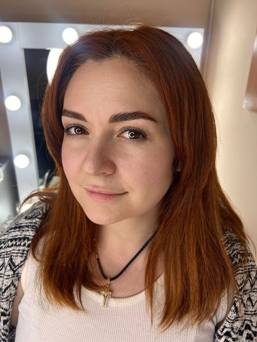 Брови - фарбування, корекція, ламінування.