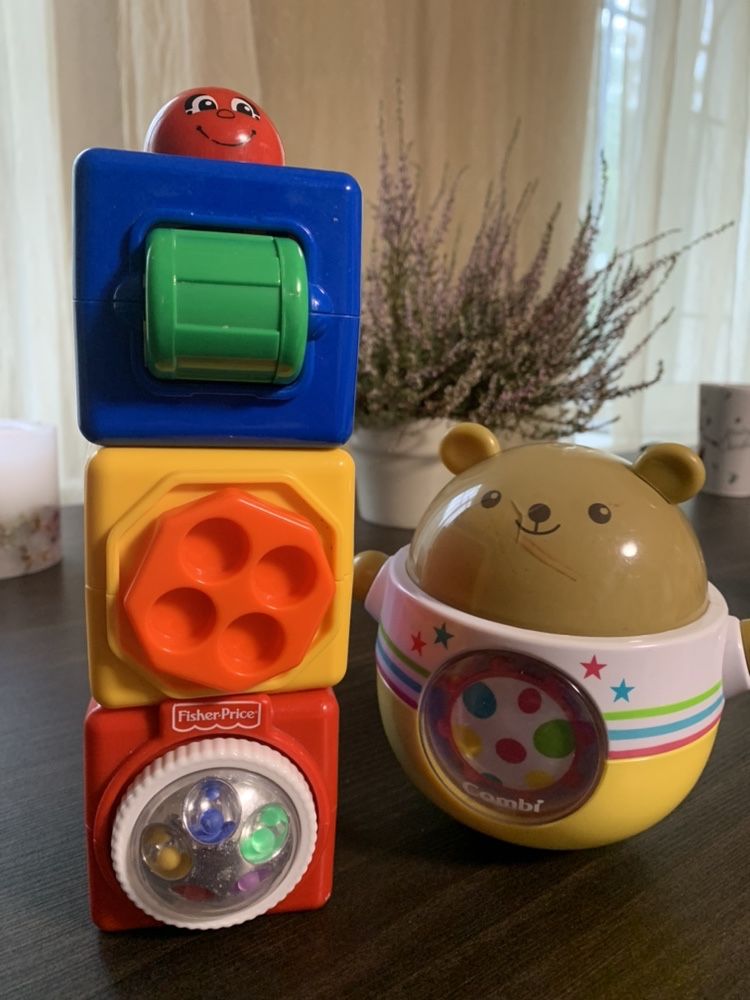 Combi неваляшка плюс подарок Fisher price кубики