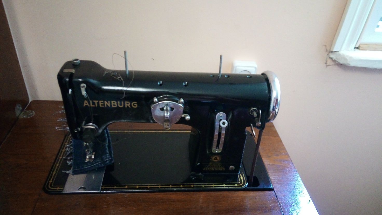 Швейная машина Altenburg