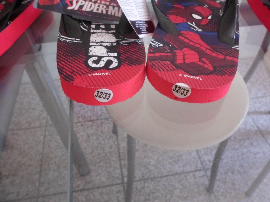 5 pares de chinelos do homem aranha novos