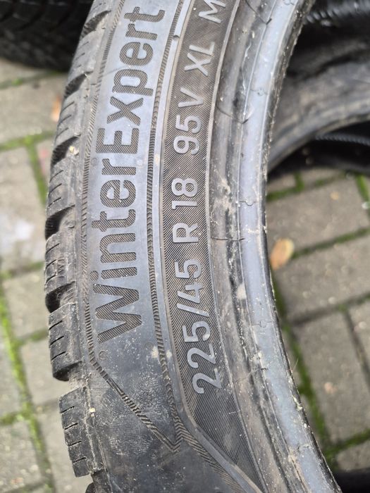 Opony zimowe uniroyal 225/45 R18