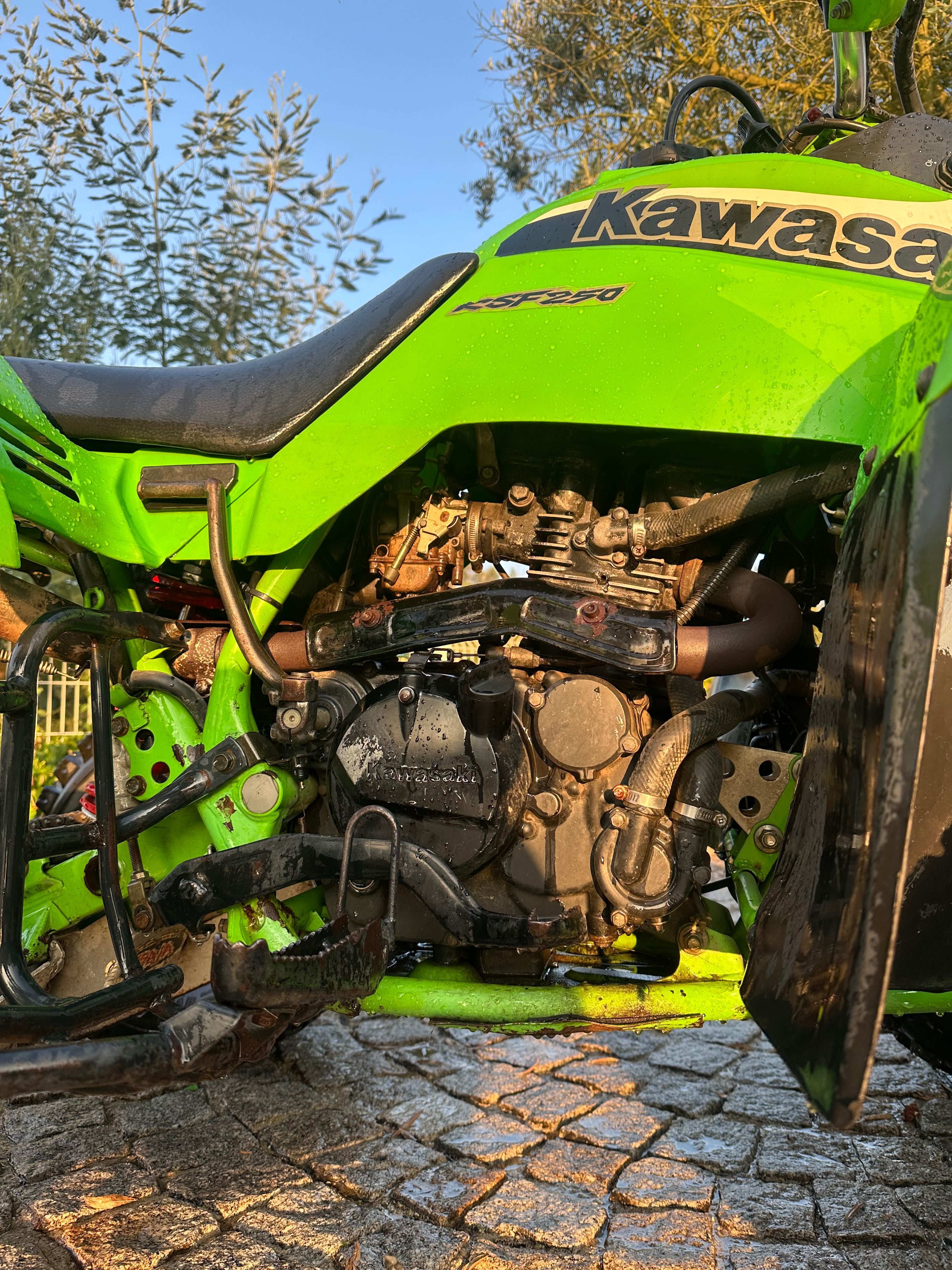 Moto 4 Kawasaki 250cc