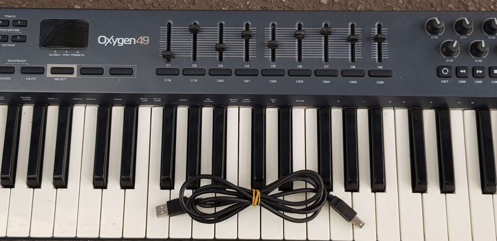 M-AUDIO Oxygen 49 (3rd gen)