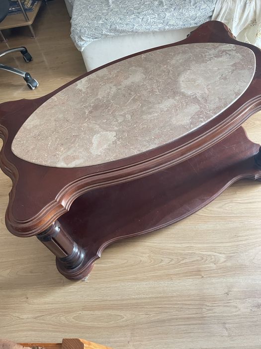 Mesa de centro com pedra