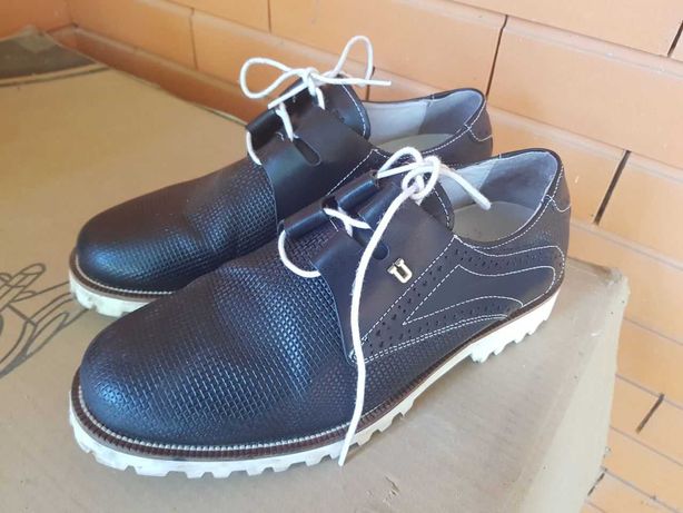 Sapatos USHINDI noir tamanho 42