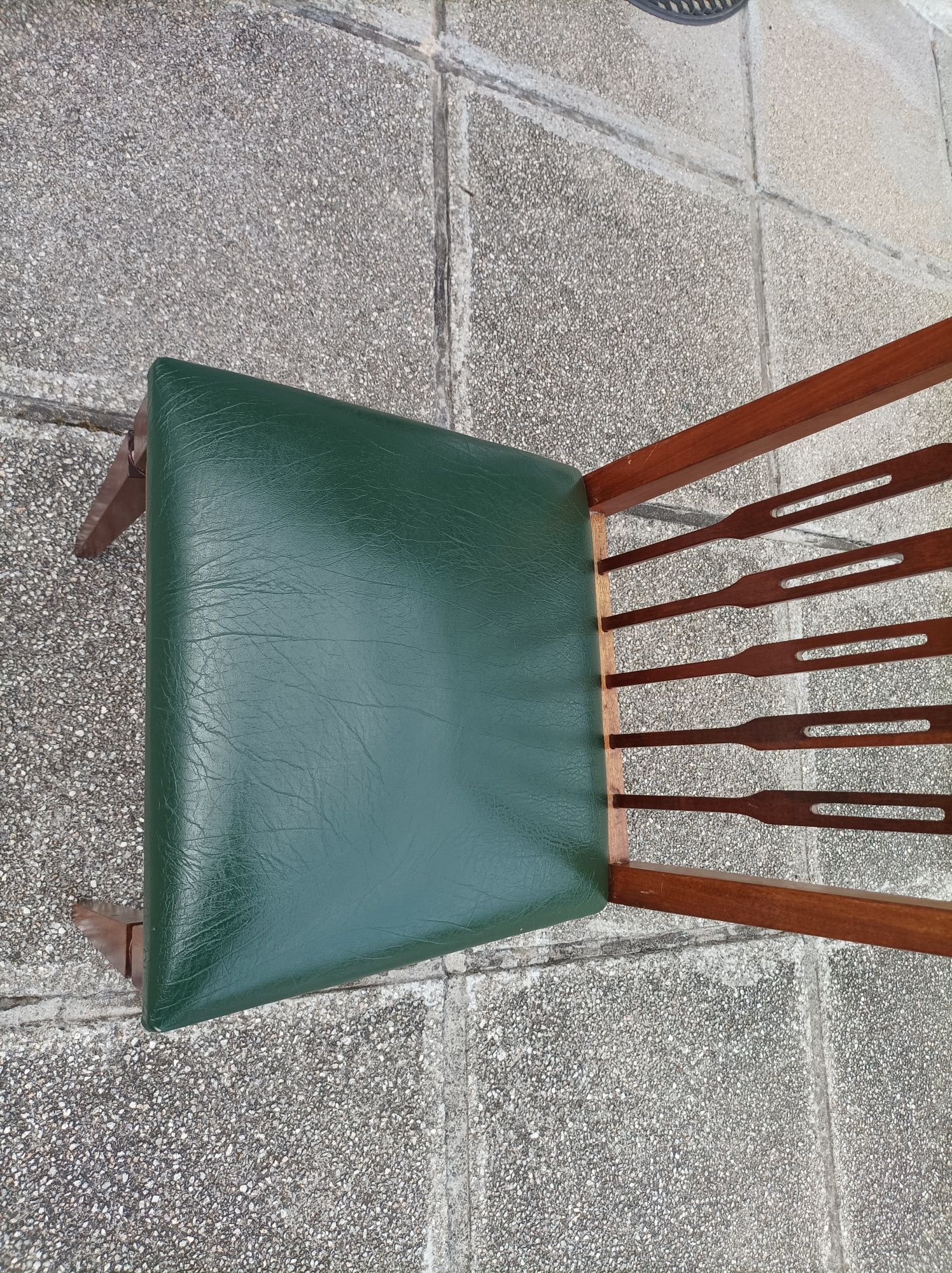 Cadeiras clássicas vintage bom estado