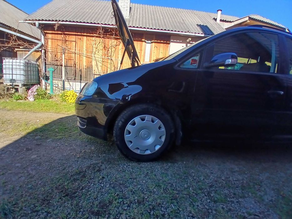 Фольксваген Тоуран 2005 рік