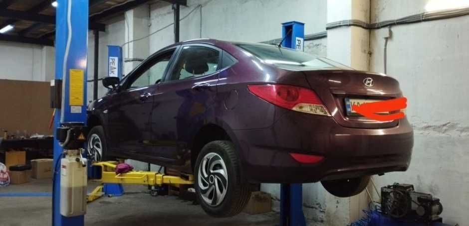 Розміщу рекламу на склі свого авто