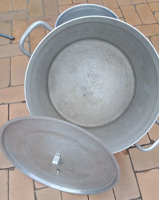 Продам алюминиевую кастрюлю в отличном состоянии.