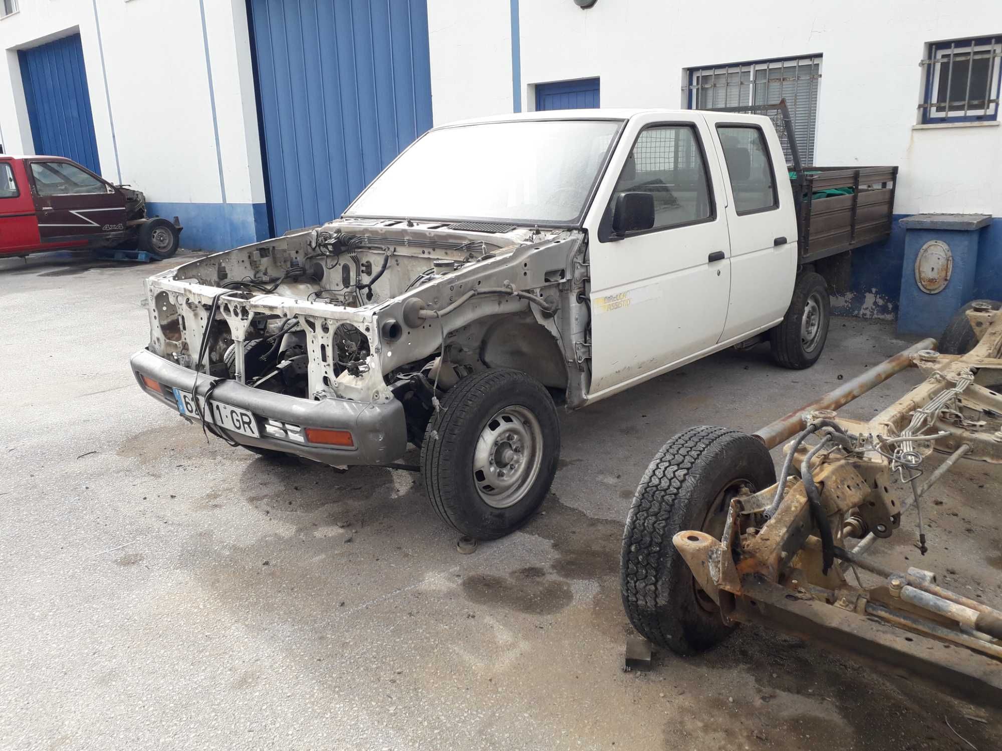 Nissan d21 2.5td 4x4  todas as peças