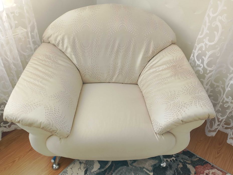 Диван розкладний та крісло