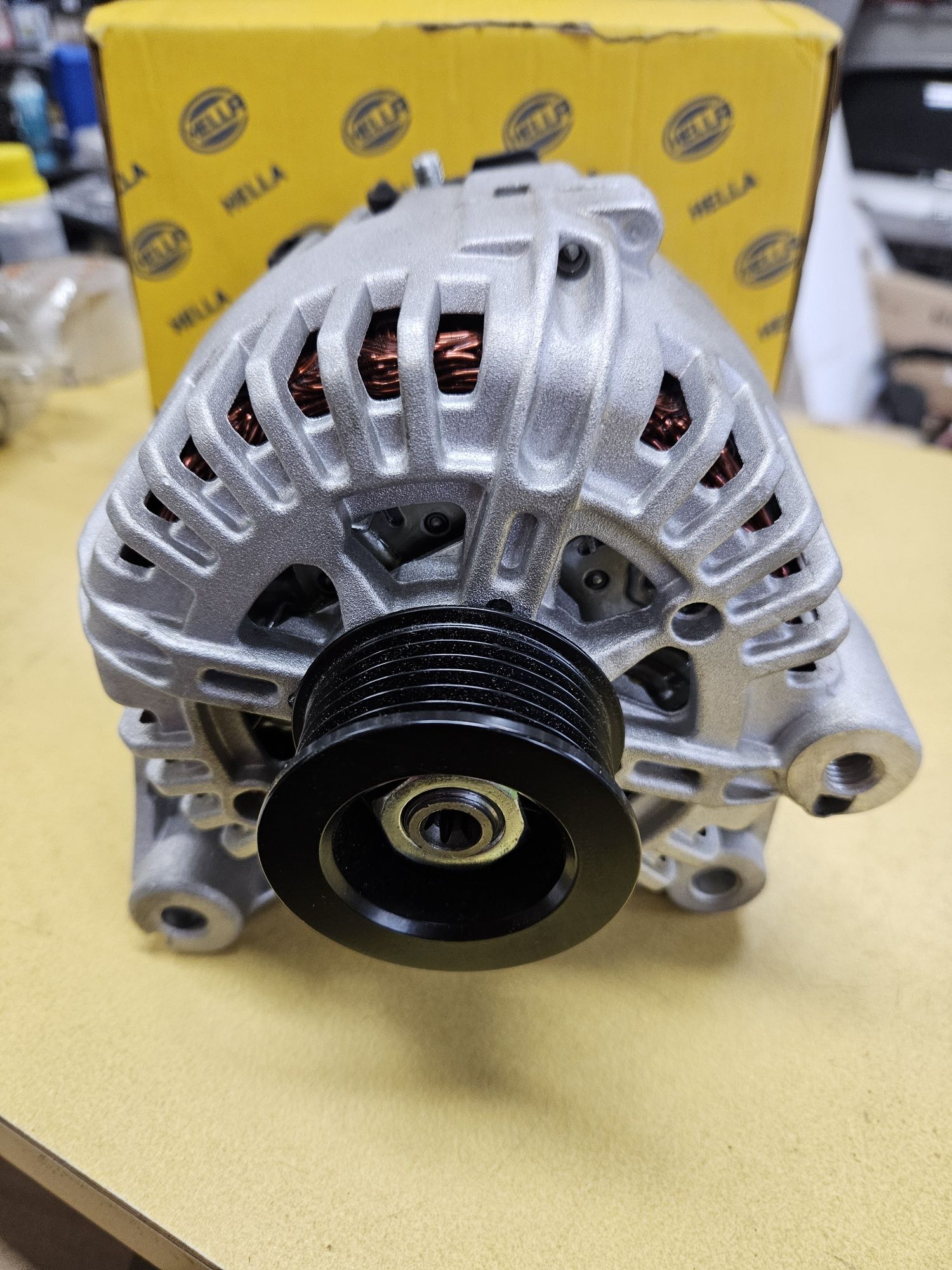 BMW e90 E87 2.0 3.0 D nowy alternator 150A Hella  8EL012.429-291