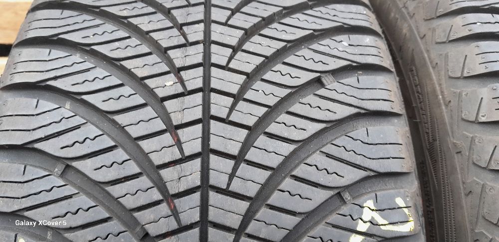 Opony Wielosezonowe 225÷45÷17÷GOOD YEAR.8 mm.Adres-ZALESIANY 33 A.