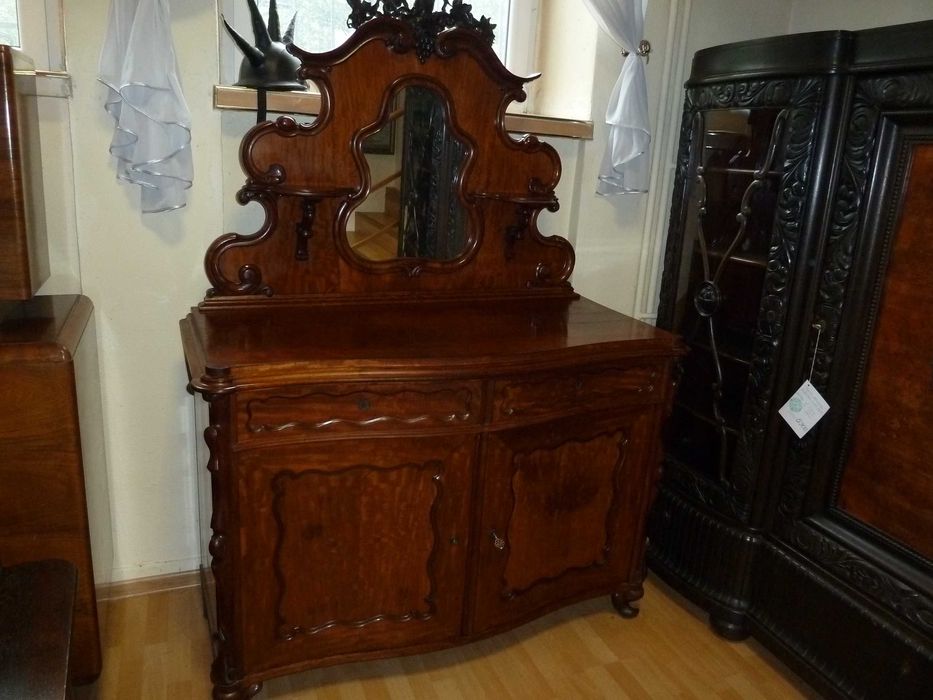 Ozdobna neobarokowa komoda z lustrem z początku XX w