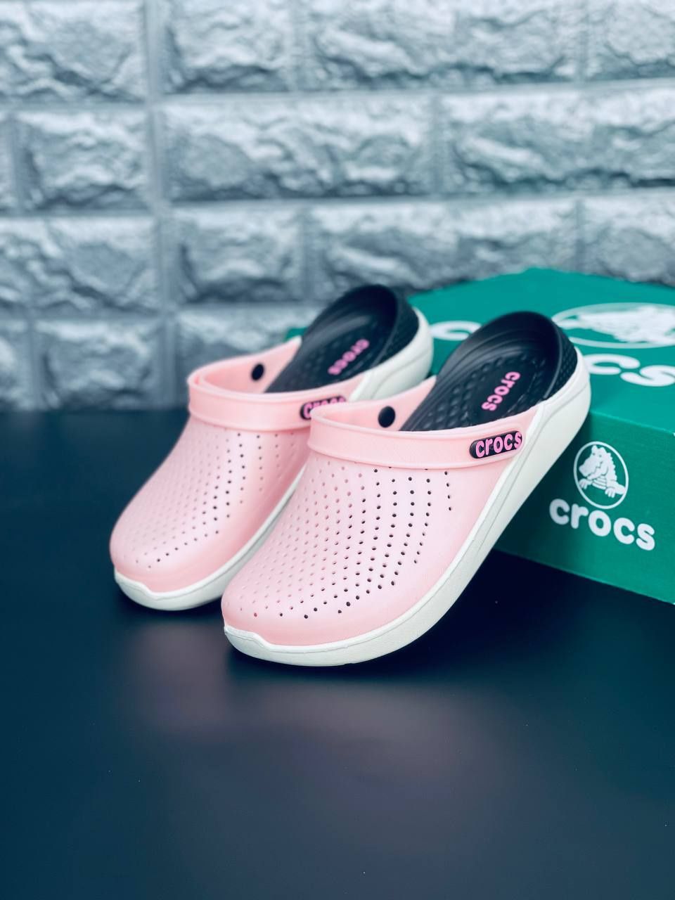 Женские шлепанцы crocs розовые тапочки крокс