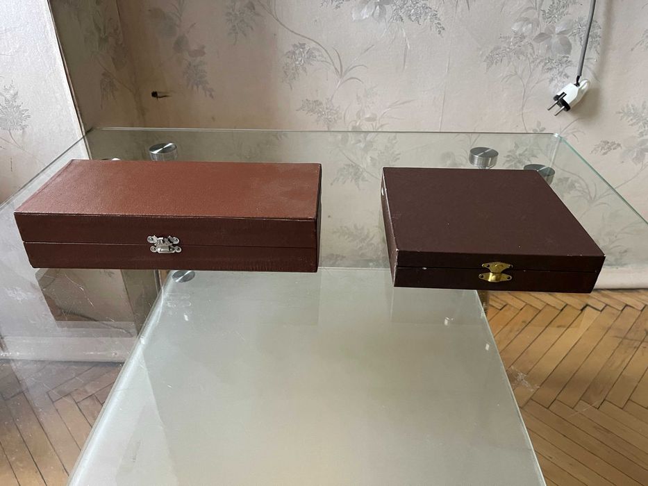 Футляры для  столовых приборов.