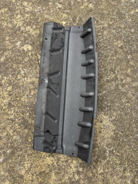 Нижній дефлектор радіатора на Cherokee KL 2019 3.2.