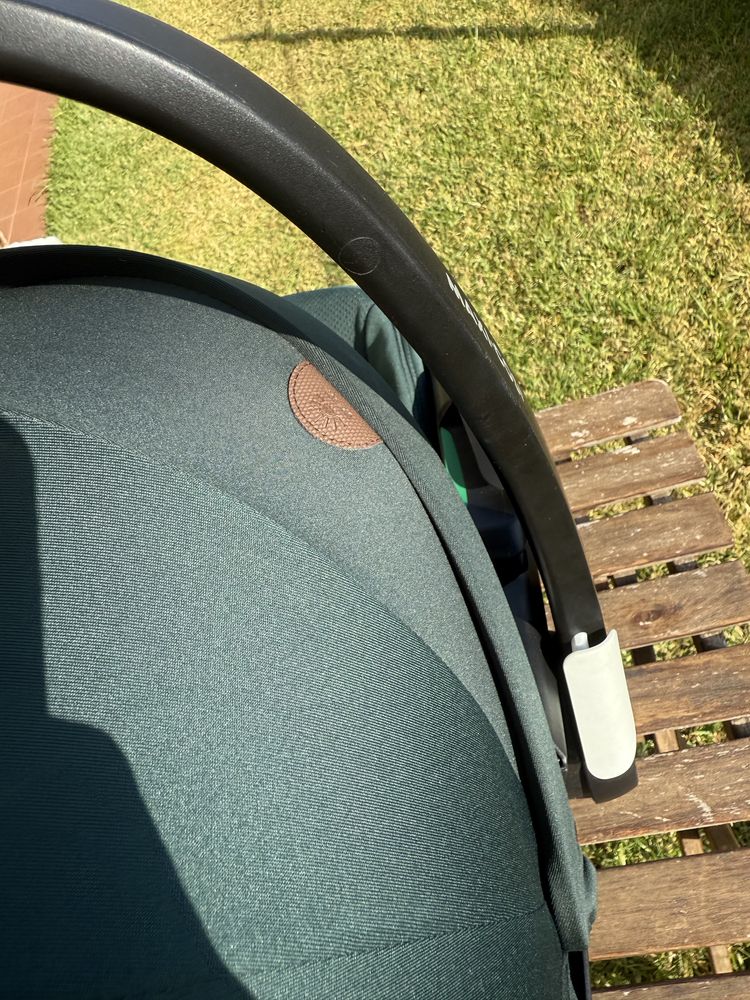 Maxi cosi pebble 360  (2) ( quadrado)