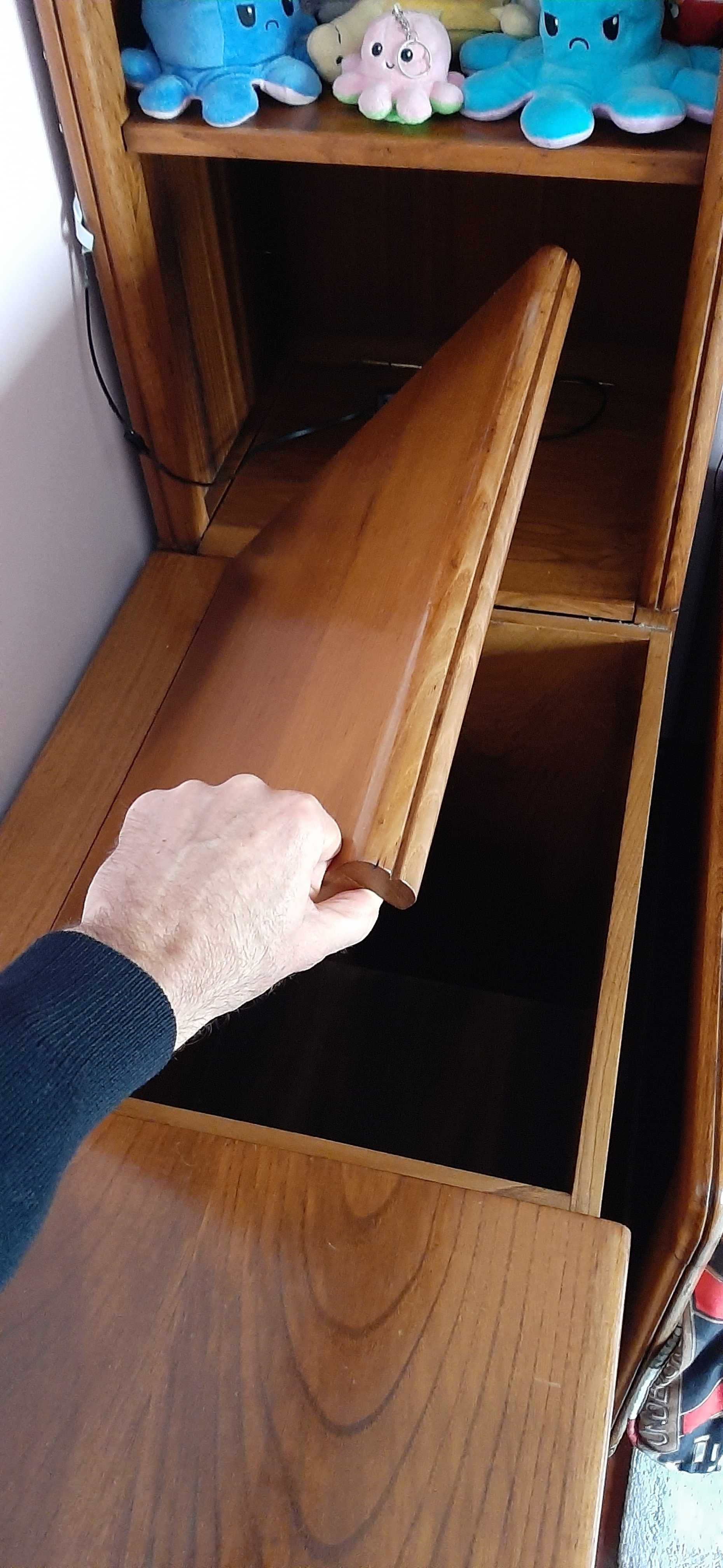 Móvel de quarto para solteiro em madeira, com duas camas