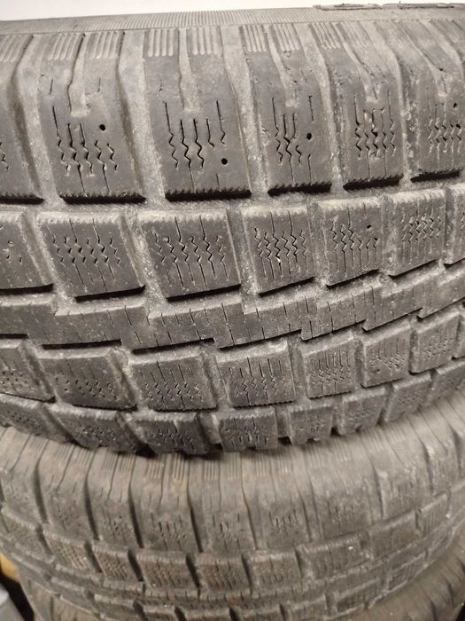 Koła do Land Rover  z oponami zimowymi Cooper 265/70 r17