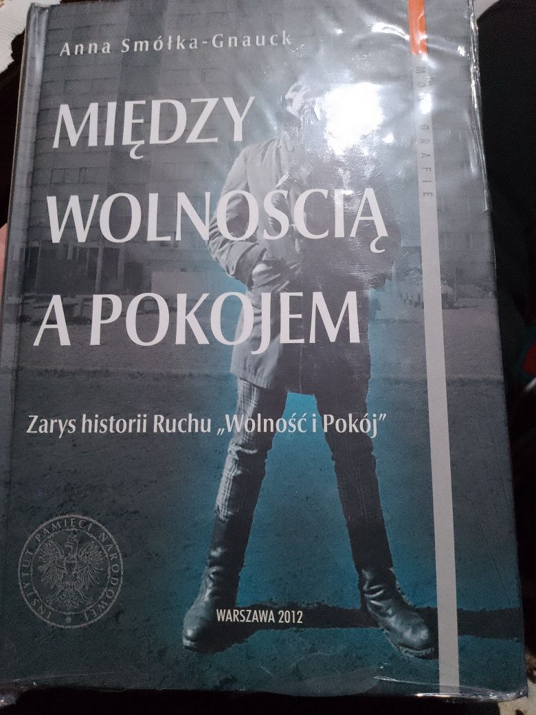 Książka między wolnością a pokojem