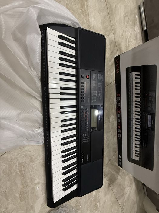 Casio CT-X700 синтезатор+ подарунок підставка