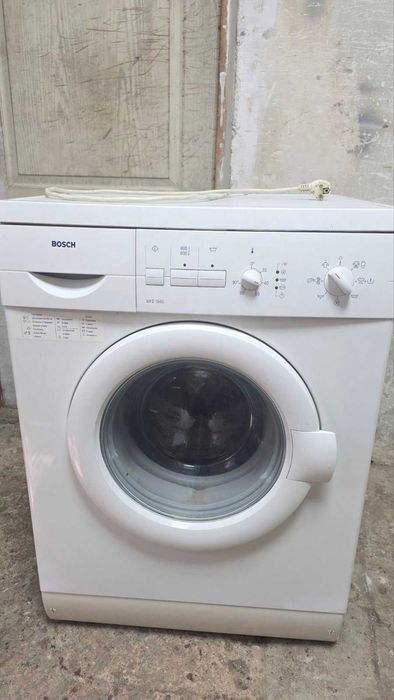 Рабочую стиральную машину Bosch, на 6 кг. белья.