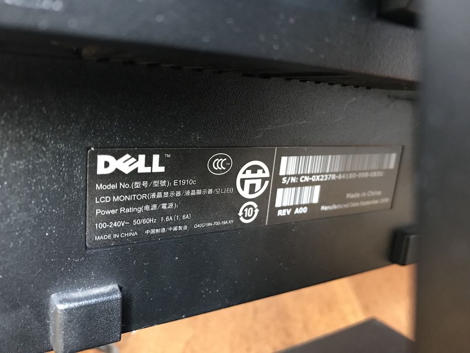 Monitor LCD Dell 19 cali