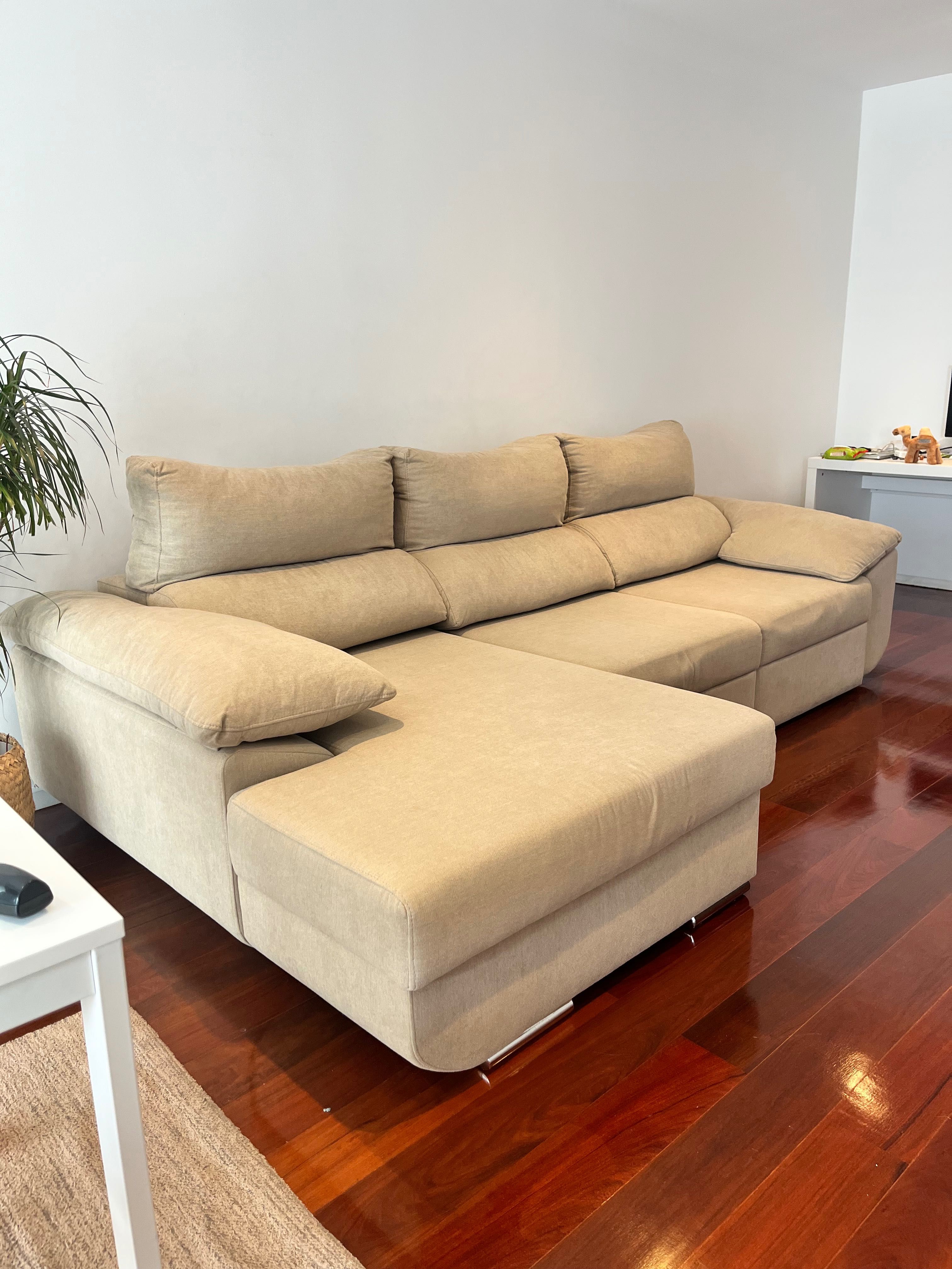 Sofá 3 lugares extensível c/ chaise longue com arrumação