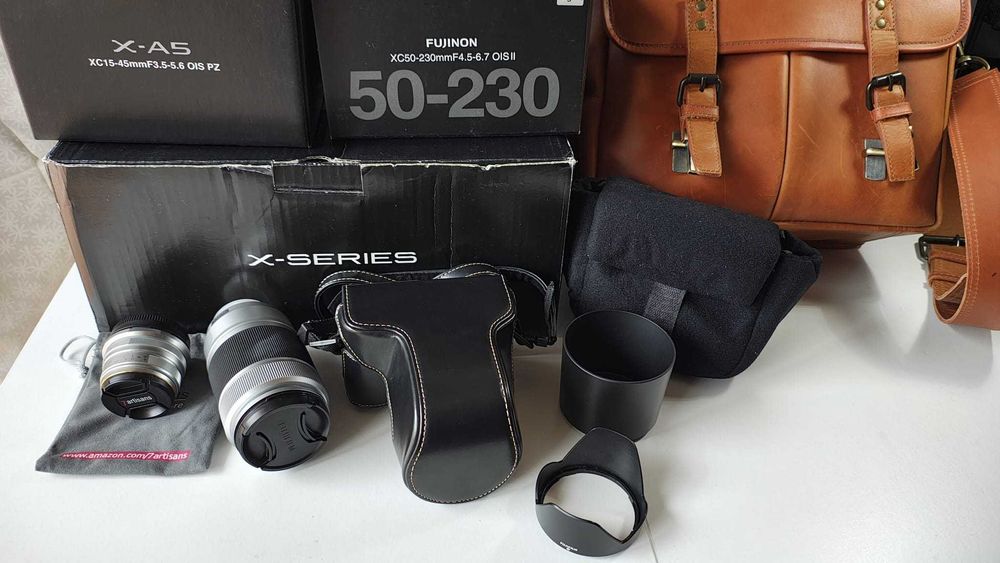 Fujifilm X-A5 + 3 objetivas + malas e caixas – kit completo