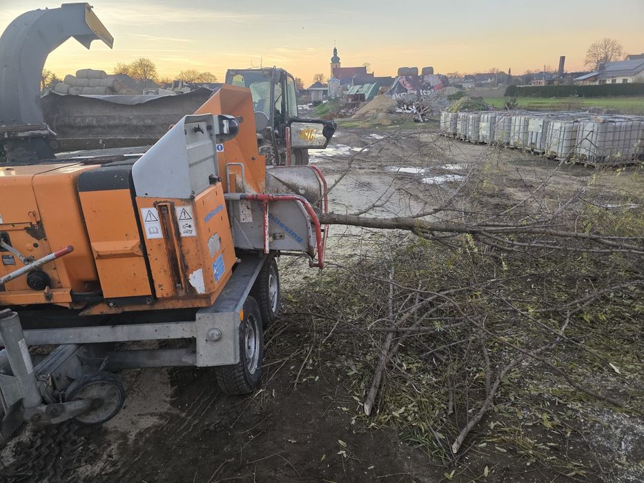 Wynajem / Usługi – Rębak do gałęzi do 20 cm