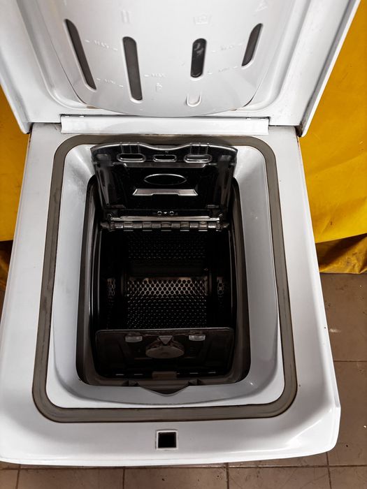 Стиральная машина Аристон AVTF104