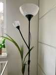 Lampa IKEA stojaca czarna
