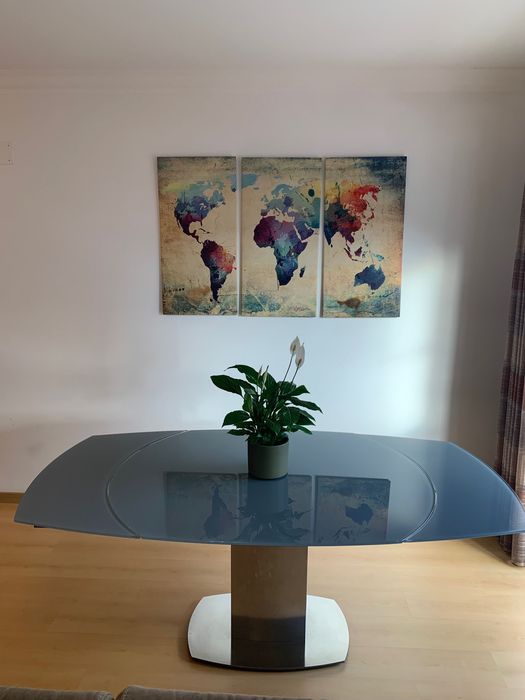 Mesa de jantar extensível - Vidro temperado e metal - 6 a 8 lugares