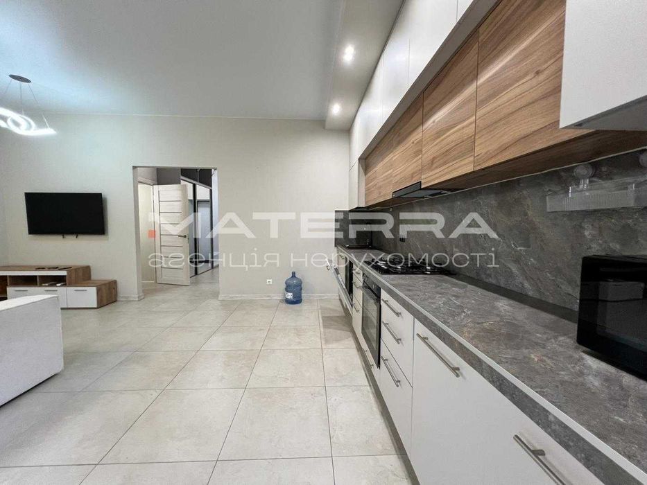 Гатне продаж таунхауса 180м2 з ремонтом і меблями бомбосховище