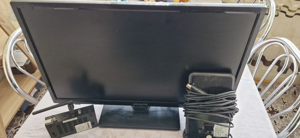 Телевізор BRAVIS 22дюйма з т2 приставкою