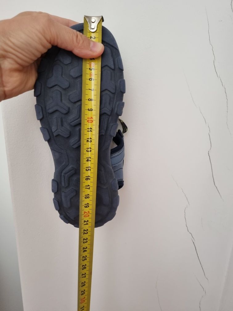 Sandálias azuis da Quechua 32/33