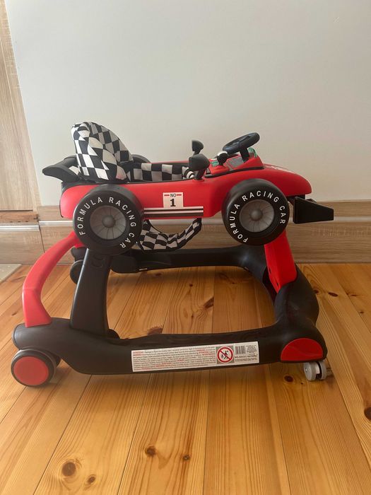 Interaktywny chodzik wyścigowka Formuła 1