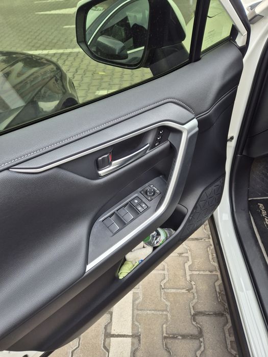 Toyota Rav 4 гібрід 2.5