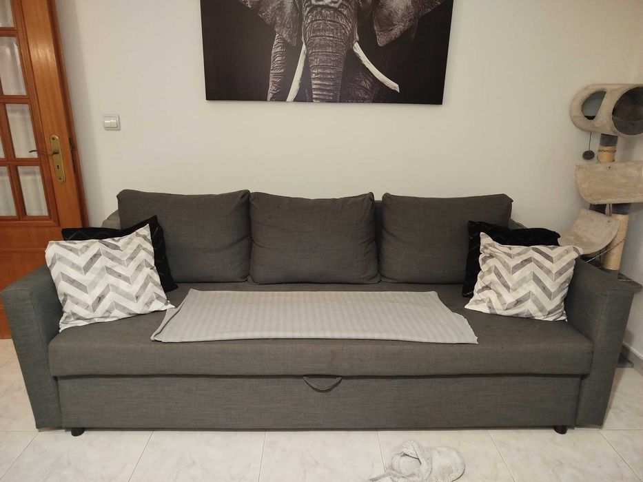 Sofá-Cama com Arrumação