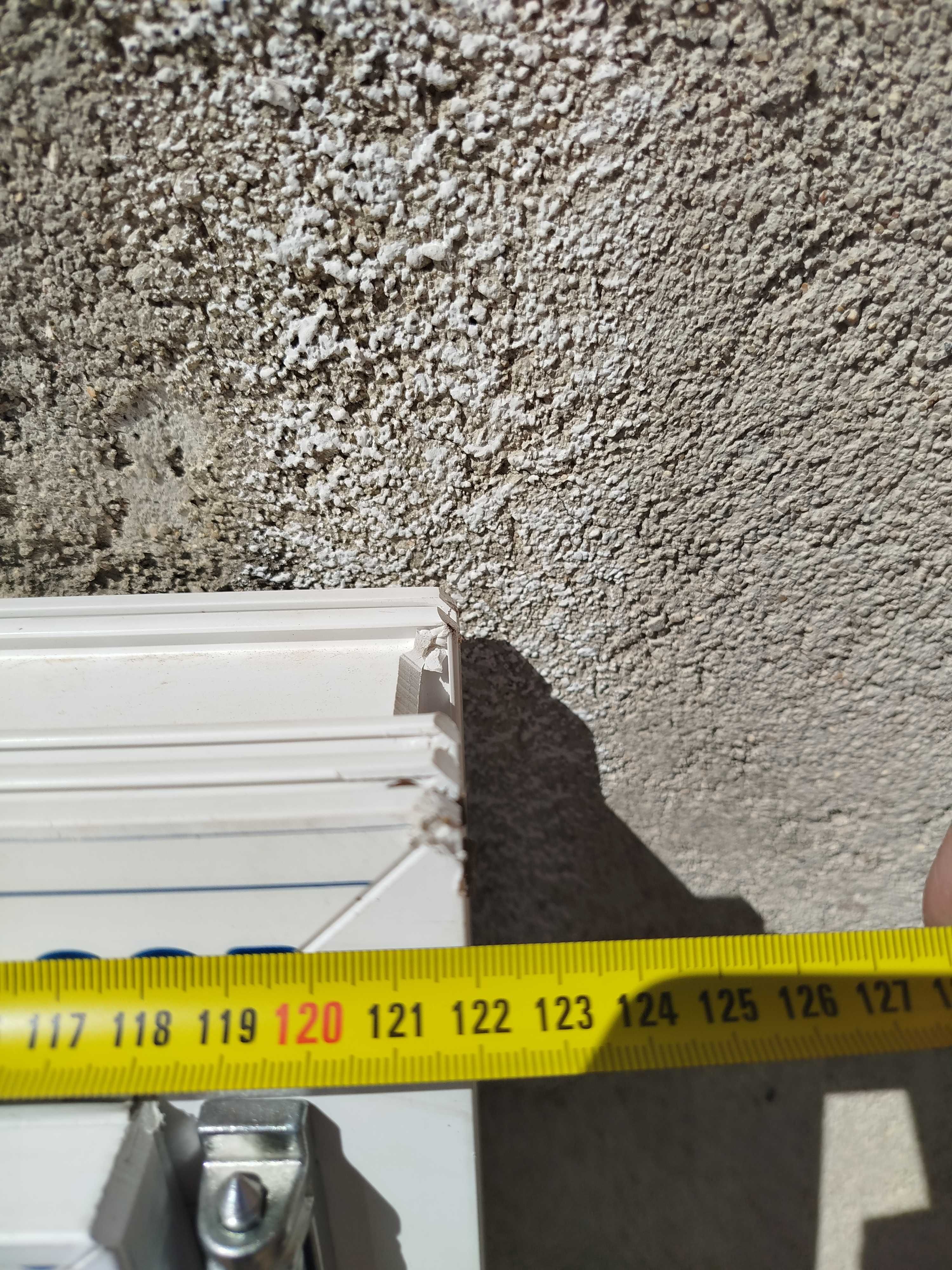 Janela PVC branco ,com oscilobatente