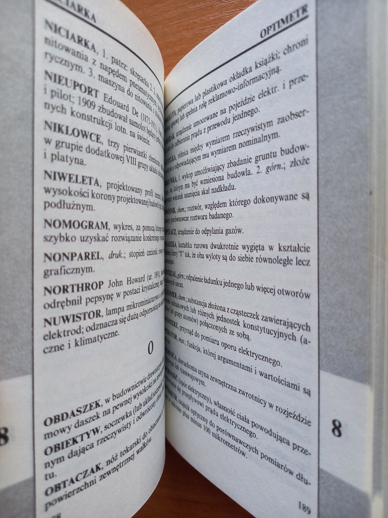 kieszonkowa ENCYKLOPEDIA dla Krzyżówkowiczów - fizyka chemia lotnictwo