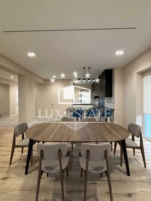 Аренда современного дома с бассейном в КГ «Золоче Прованс»