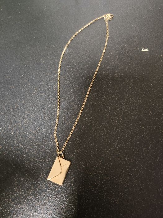 Piękna otwierana koperta złota stał szlachetna