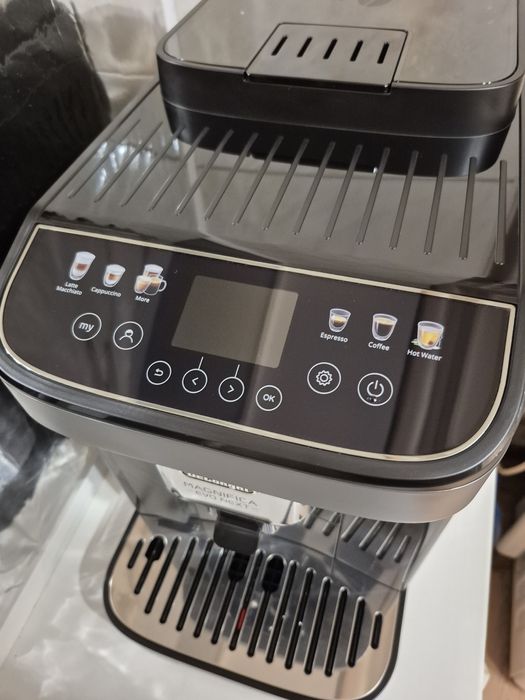 Продаётся кофемашина Delongi ECAM310.60.GB